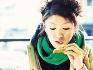 横浜で水餃子を楽しんで満足する